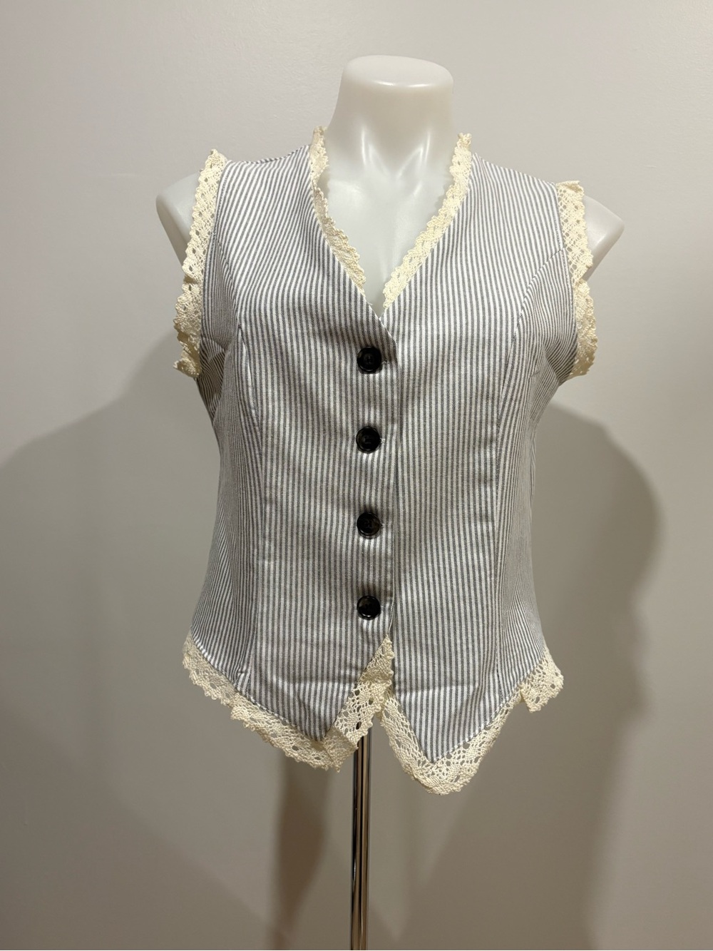 Lace-Trim Striped V-Neck Vest - Cream & Gray
